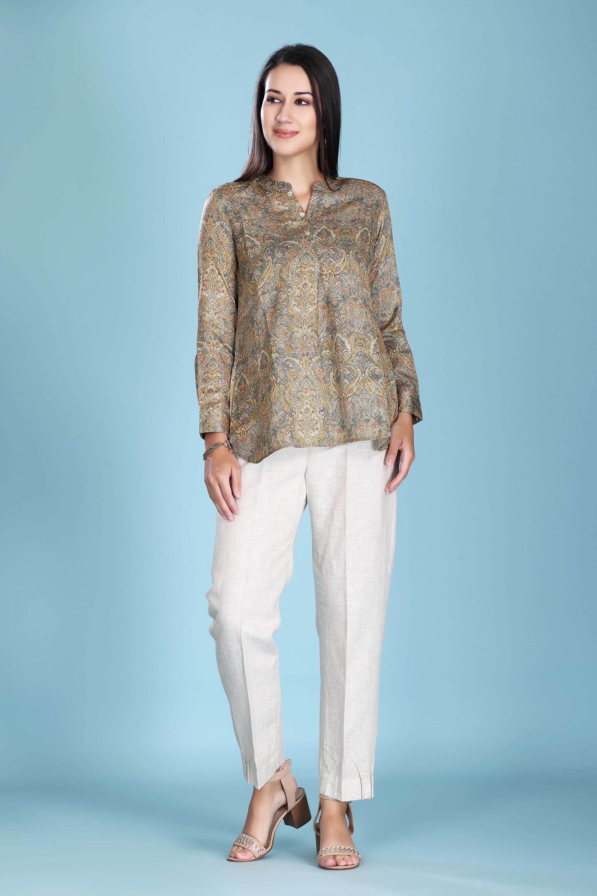 Arz Top – Strength and Sophistication in Linen